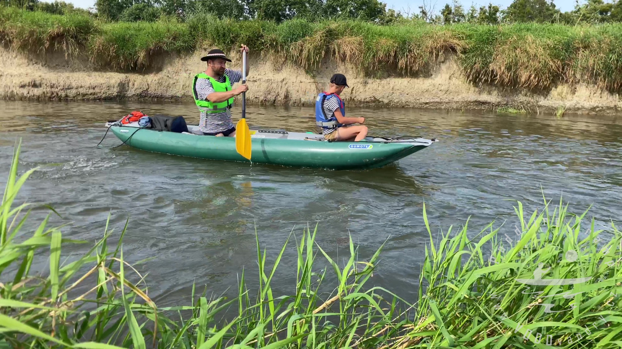 Jak sjet řeku s dítětem? | Splutí řeky Opavy se synem v kánoi | Pádlování s dětmi